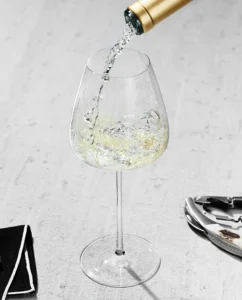 beyond-the-green-uncorking-the-vibrant-world-of-vinho-verde