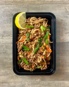 the-efficiency-revolution-mastering-the-art-of-the-35-minute-crispy-chili-beef-noodle-meal-prep