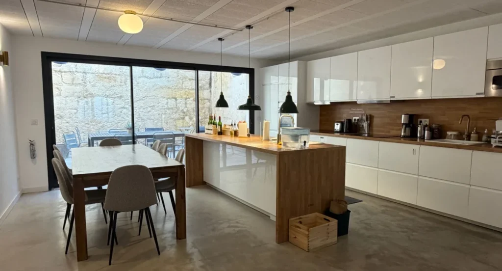 the-evolution-of-the-digital-nomad-how-coliving-spaces-like-outsite-are-redefining-remote-work