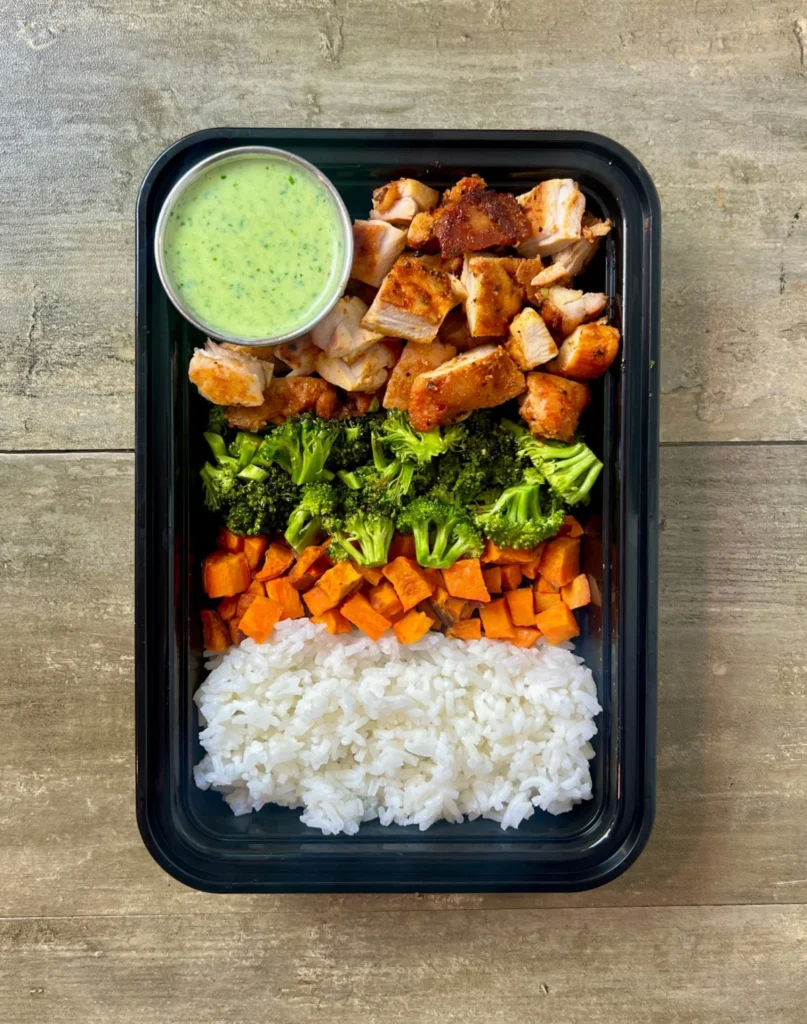 the-new-standard-in-meal-prep-why-the-creamy-cilantro-lime-chicken-bowl-is-taking-over-kitchens