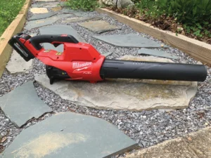 streamlining-the-season-essential-tools-for-effortless-fall-garden-cleanup