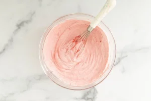 the-art-of-the-scoop-why-homemade-strawberry-cheesecake-ice-cream-is-redefining-family-desserts