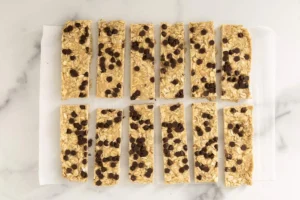 the-ultimate-guide-to-no-bake-chocolate-chip-granola-bars-a-masterclass-in-effortless-snacking