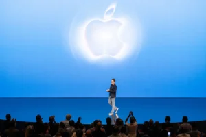 a-new-dawn-in-cupertino-john-ternus-leads-apple-into-the-foldable-future