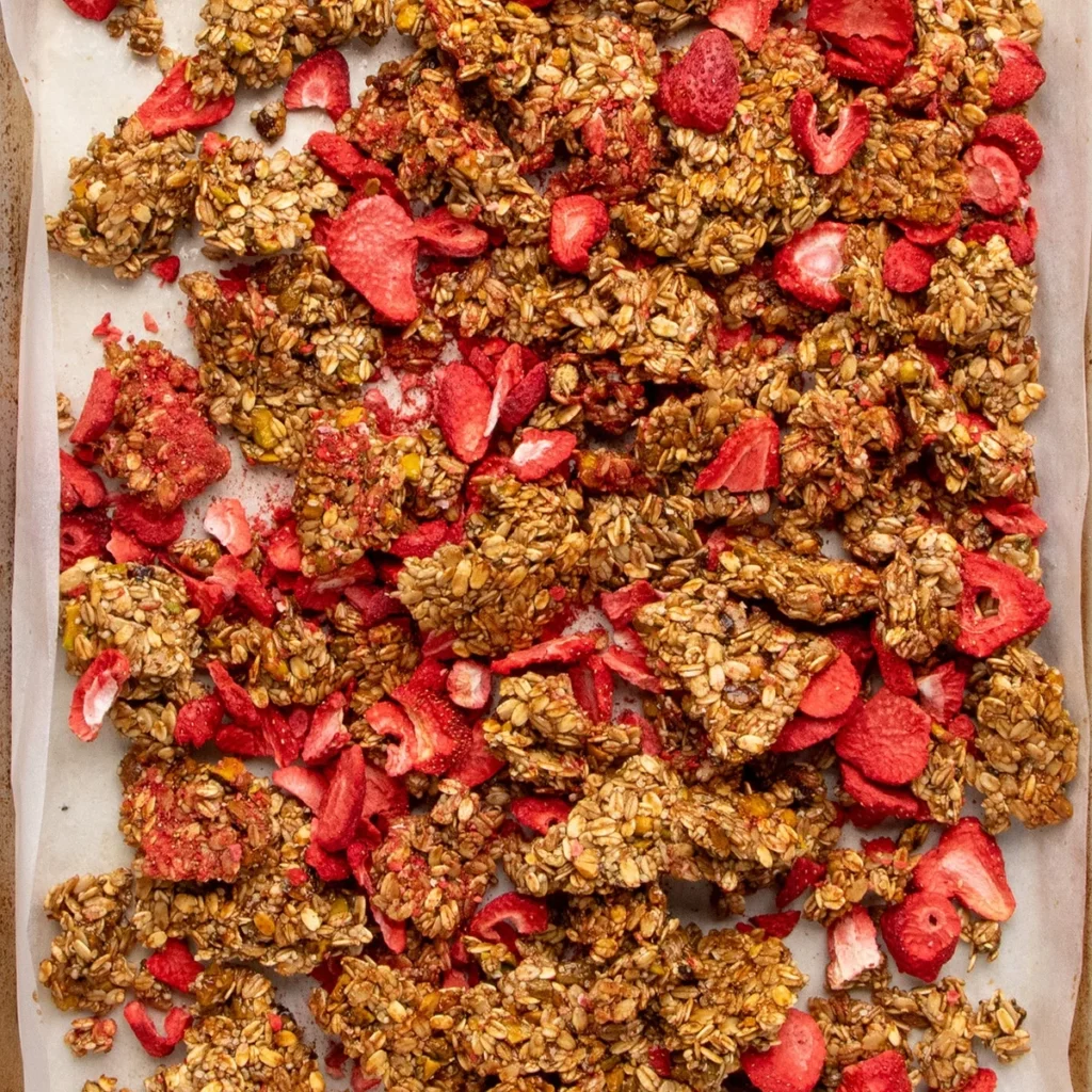 the-art-of-the-perfect-crunch-elevating-homemade-strawberry-granola