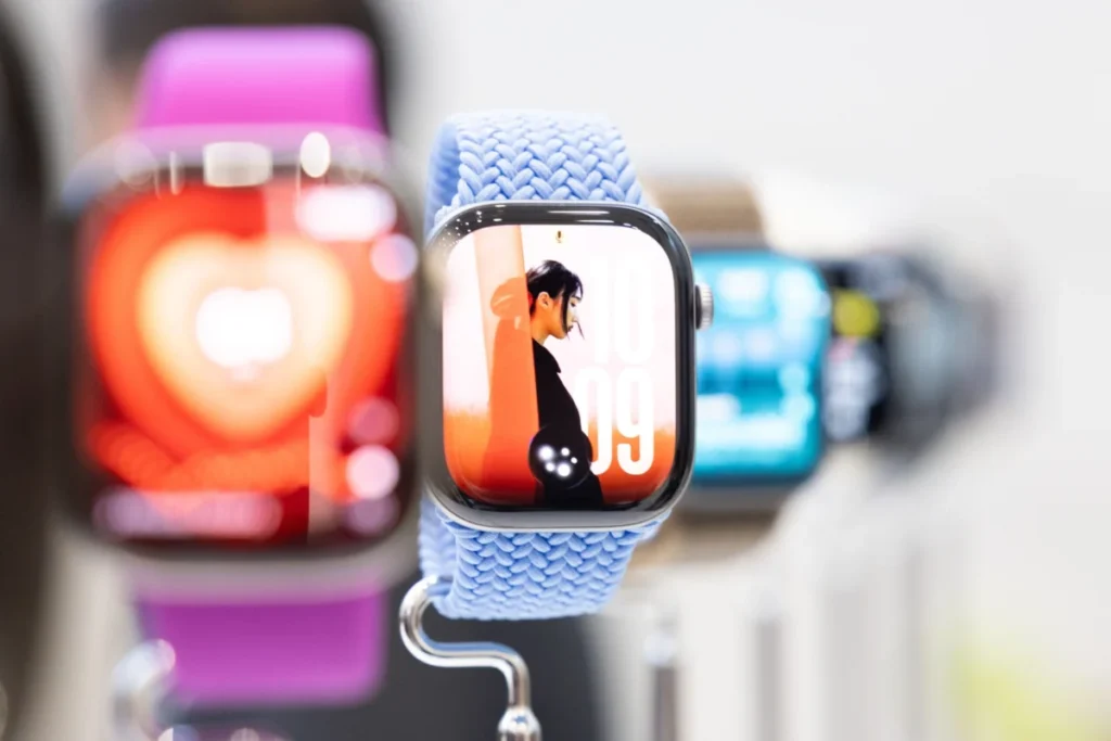 the-evolution-of-intimacy-apple-watch-series-12-redefines-personal-health-and-interaction