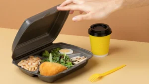 the-future-of-sustainable-dining-can-antimicrobial-surfaces-solve-the-food-safety-challenges-of-reusable-packaging